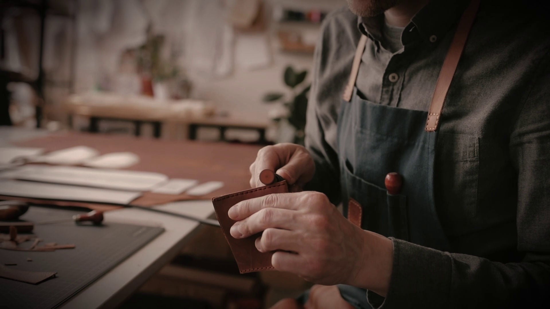 The Italian Art of Leather Craftsmanship: A Heritage to Preserve
